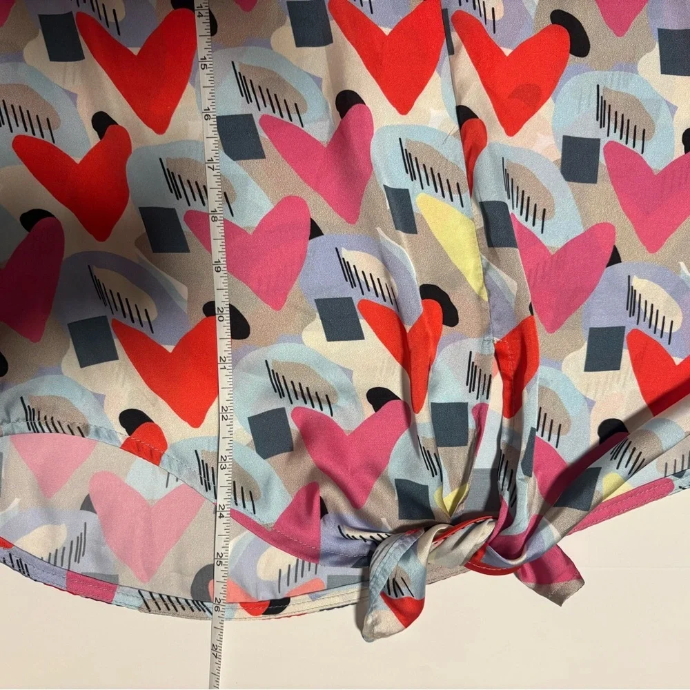 Tristan Multicolor Abstract Heart Print Tie Front V Neck Blouse Size M - Picture 13 of 14
